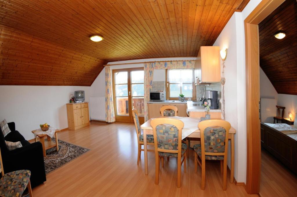 Haus Lukasser Grobming Habitación foto