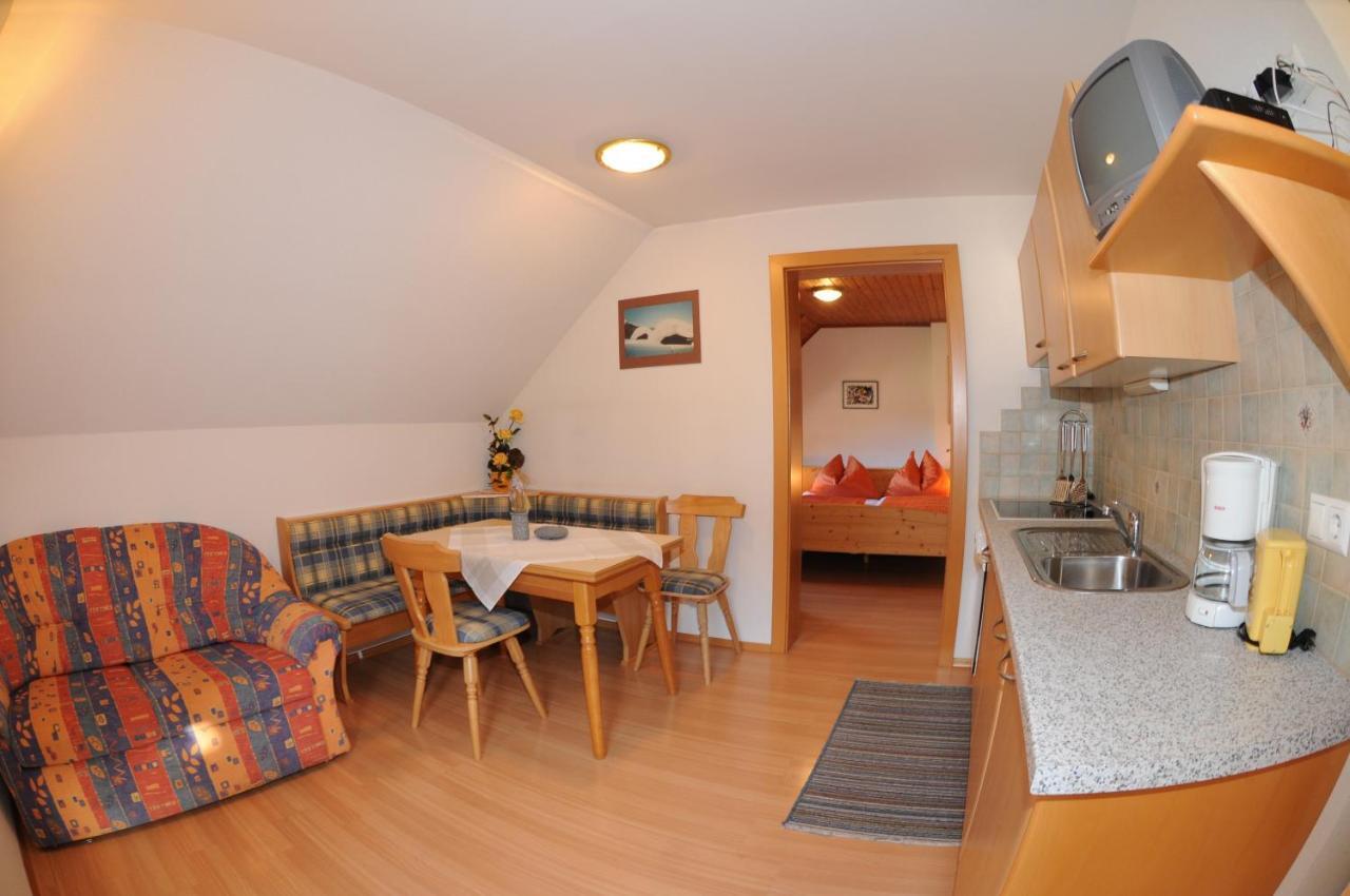 Haus Lukasser Grobming Habitación foto